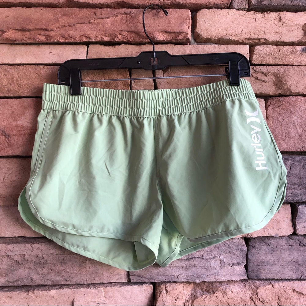 Hurley green lightweight active Shorts NWT Women Large